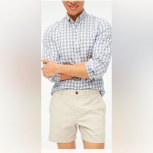 Like new! Men’s J Crew 5 inch inseam Chino shorts. Size 33. Stone